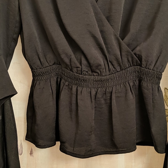 BLK Bohemian blouse flowy sleeves NWOT - Picture 3 of 8